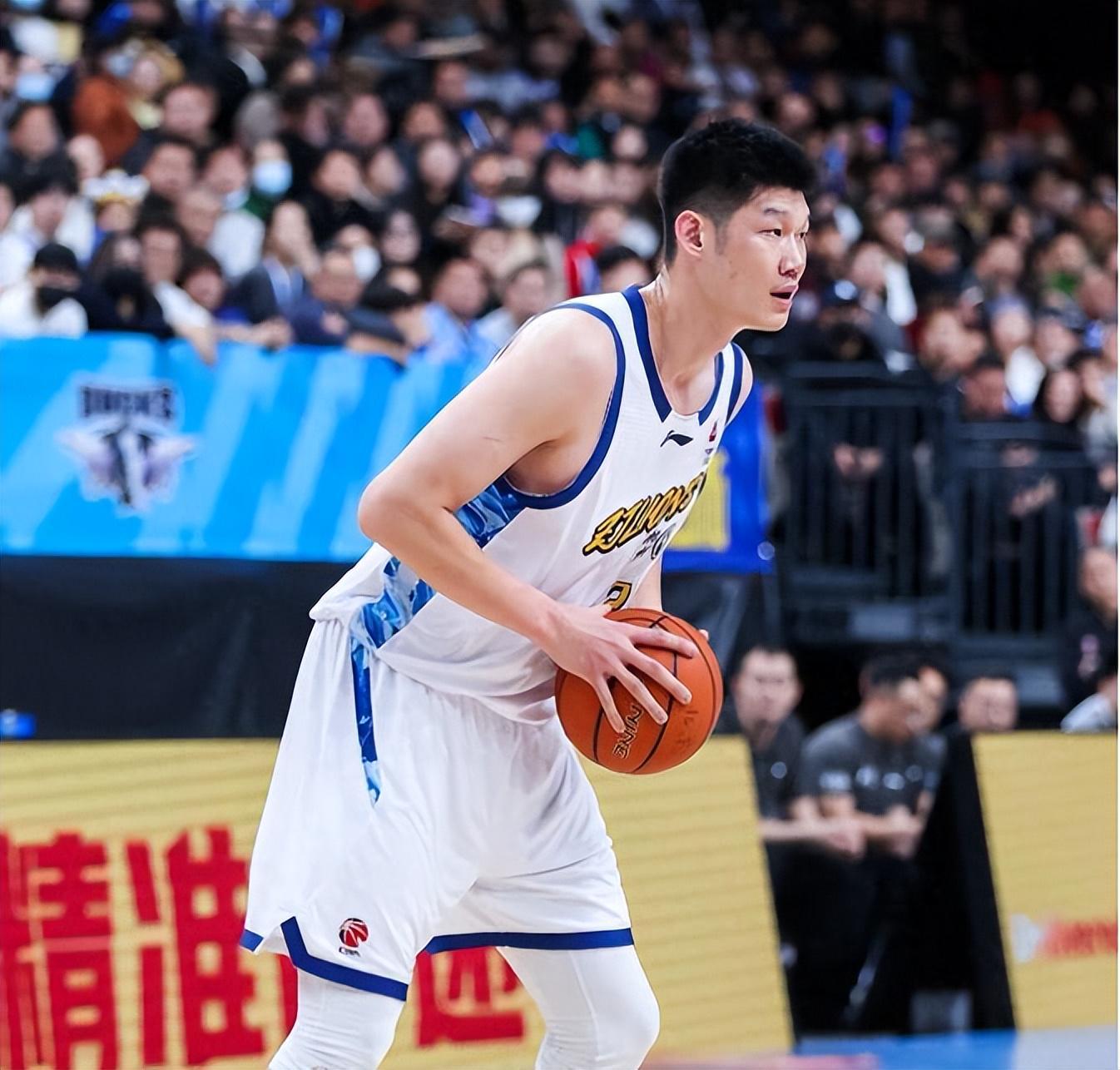 百家乐官网-对阵卫冕冠军，上赛季垫底球队，12人上场全部得分，仅6分惜败